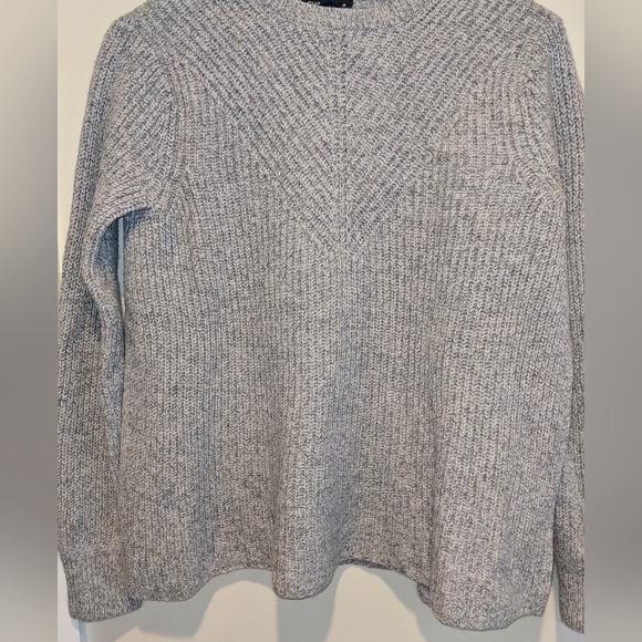 Club Monaco - Picture 1 of 9